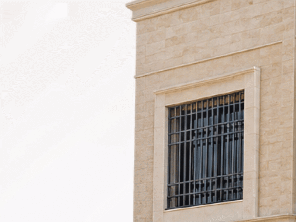 Abu Dhabi window blocking fine